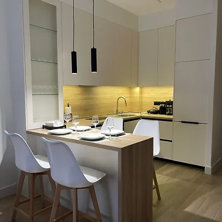 Aurora , In The Heart Of Apartment *