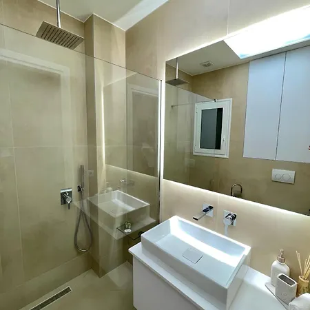 Aurora , In The Heart Of Appartement *